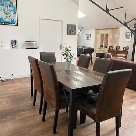 Loft Proche Centre Ville Hotes Habitant A L Etage ลาวาล ภายนอก รูปภาพ